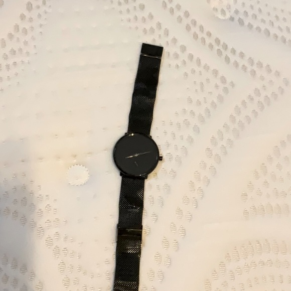 CRRJU WATCH NEEDS REPAIRS - Picture 1 of 1
